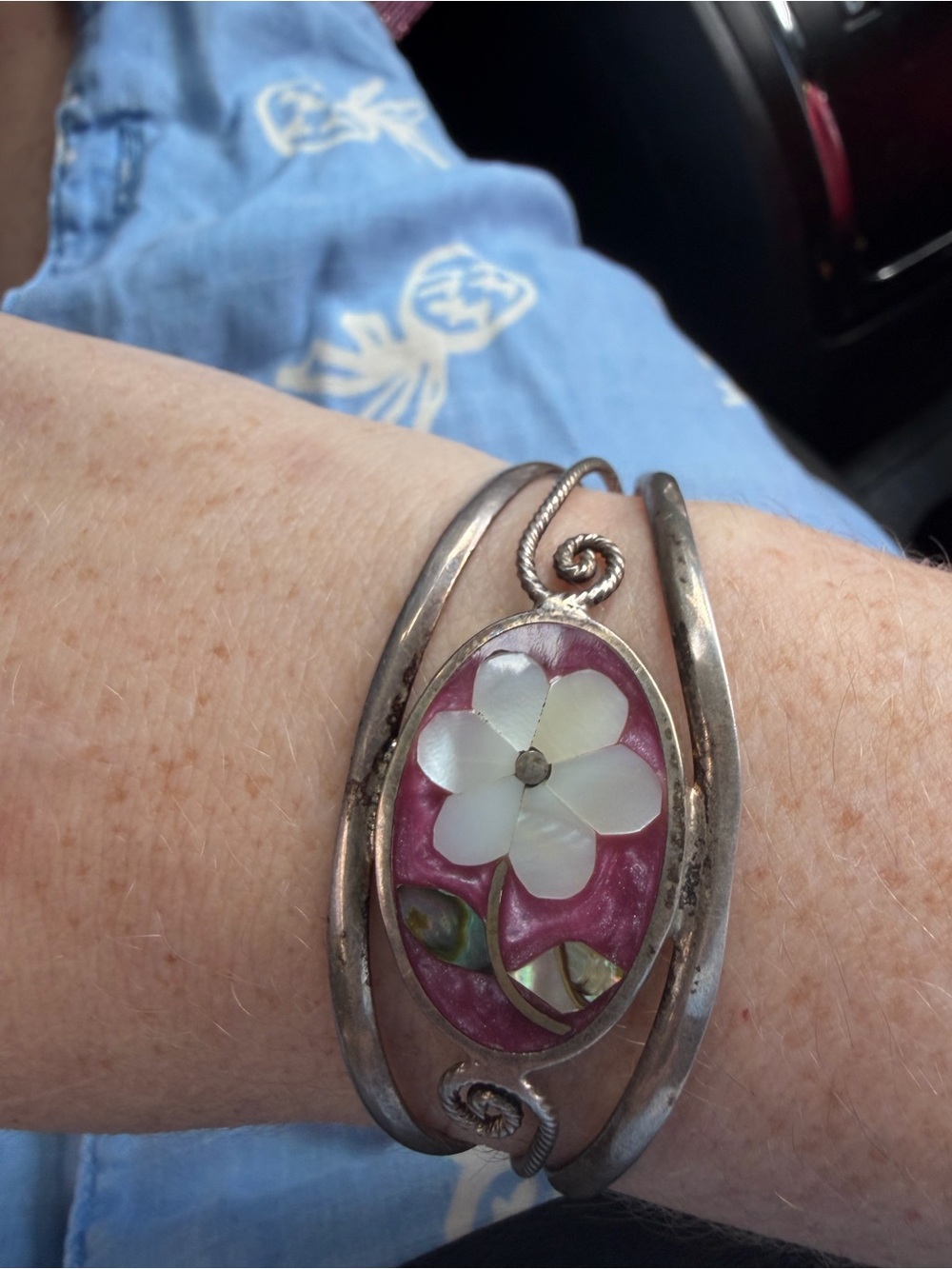 Mother-of-Pearl Floral Silver Cuff Bracelet - Pink vintage Mexico